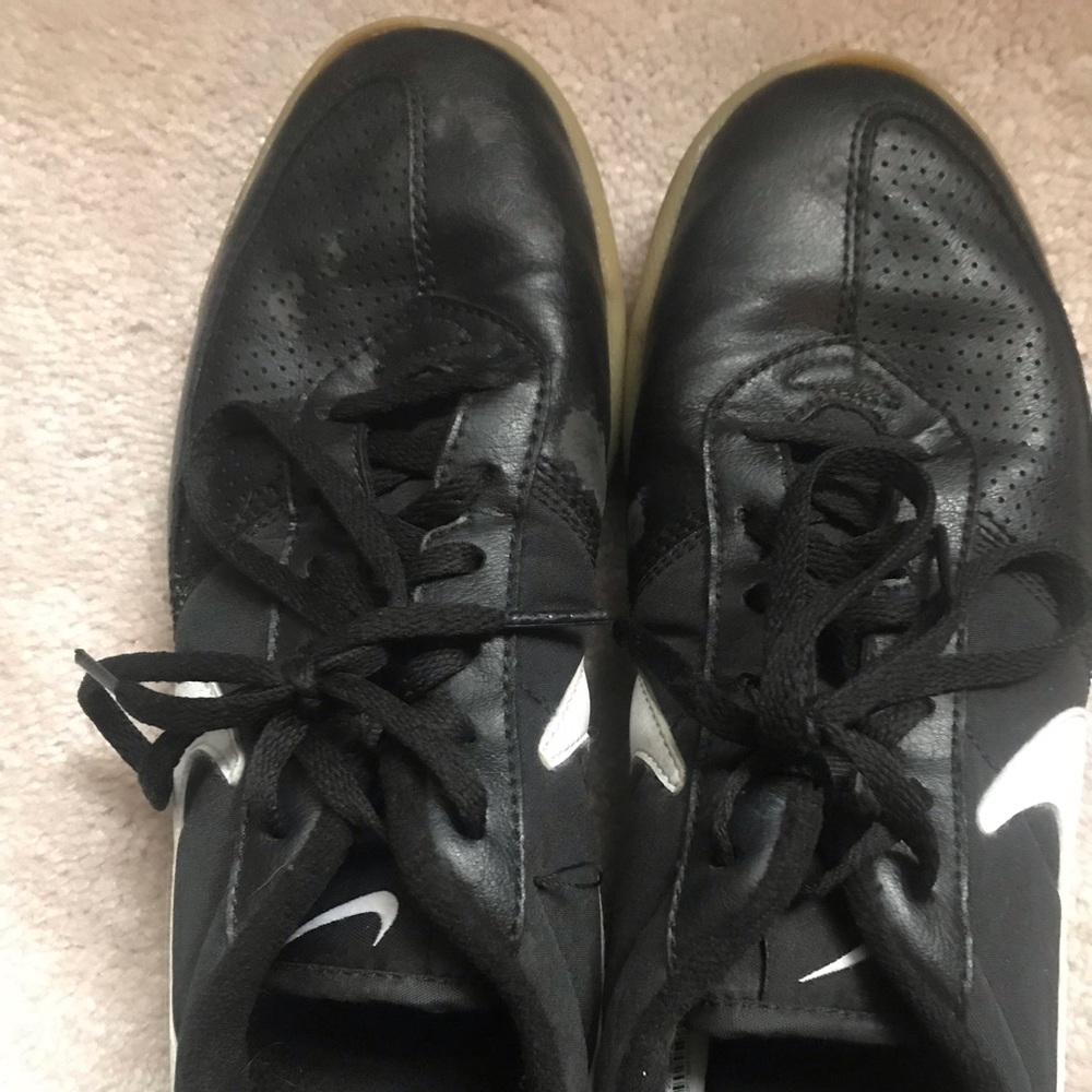 Women’s Nike indoor soccer shoes - flat